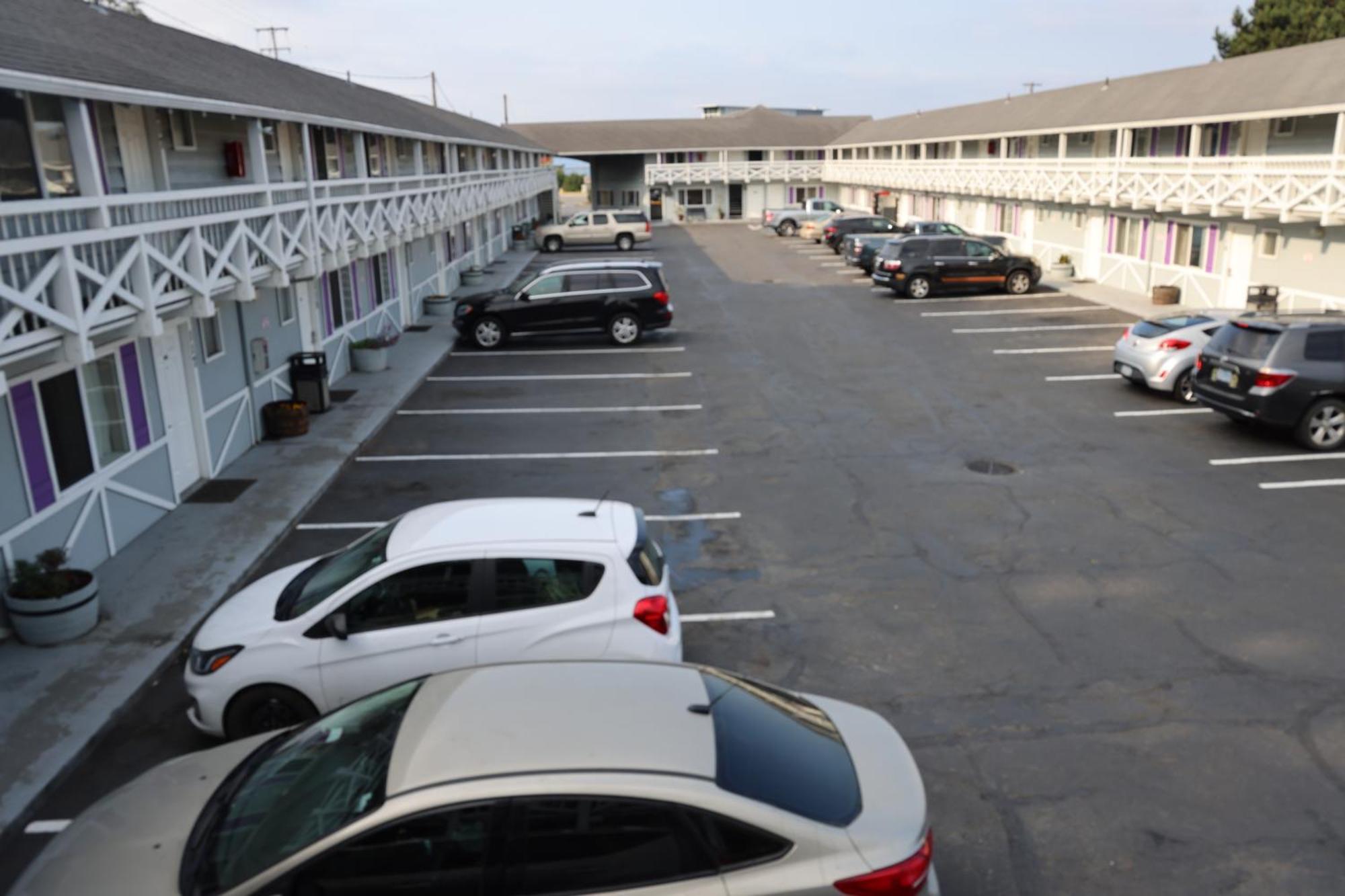 Global Inn Coos Bay Exterior photo