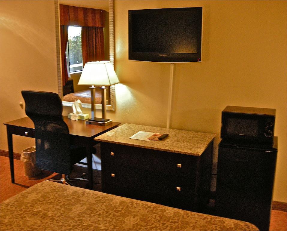 Global Inn Coos Bay Room photo